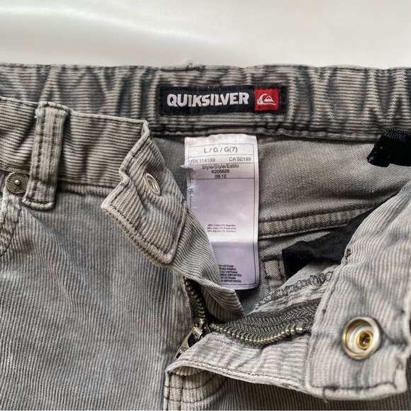 Quicksilver grey corduroy boy pants size 7 / large - Picture 5 of 6